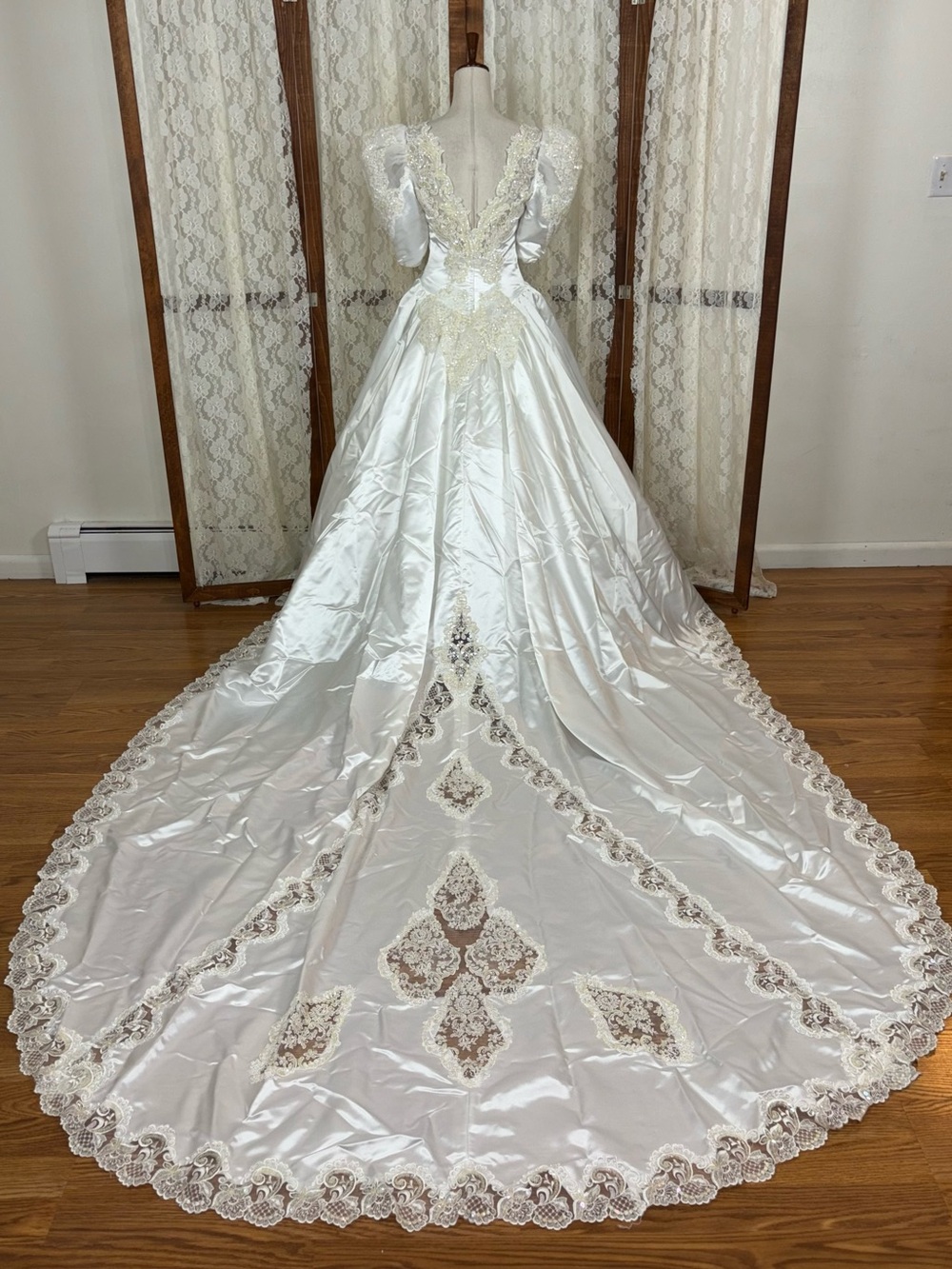 Gorgeous Vintage 90s Demetrios Ballgown Cathedral Wedding Gown